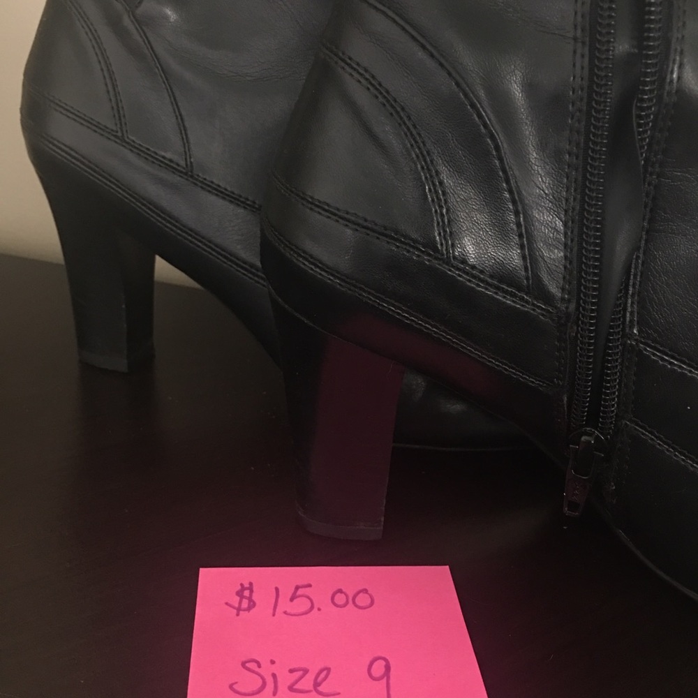 Boots - Picture 4 of 5